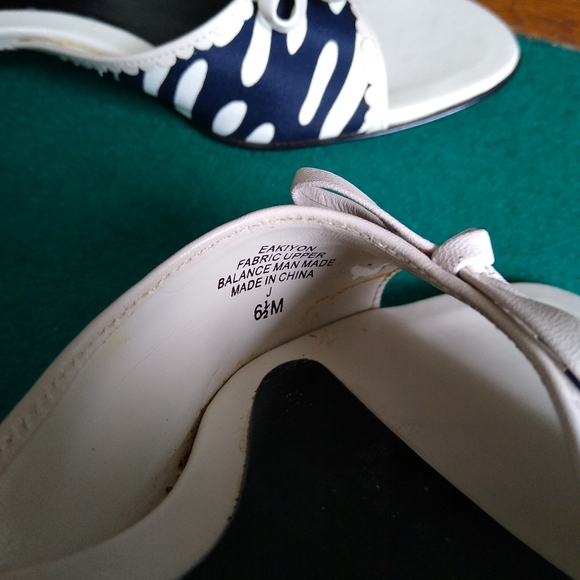 ENZO ANGIOLINI Blue and Cream Open Toe Kitten Heels - Picture 6 of 7